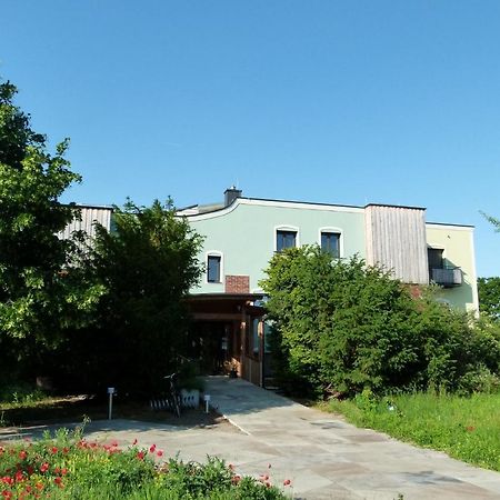 Отель Haus Monti Мариа-Ланцендорф Экстерьер фото